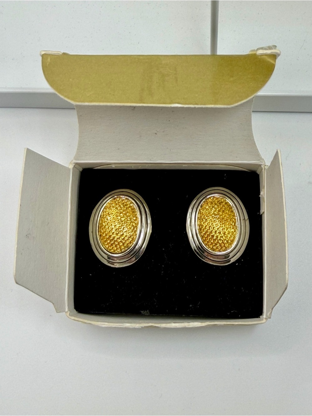 Vintage 1999 Avon Two-Tone Magnetic Convertible Oval Earrings